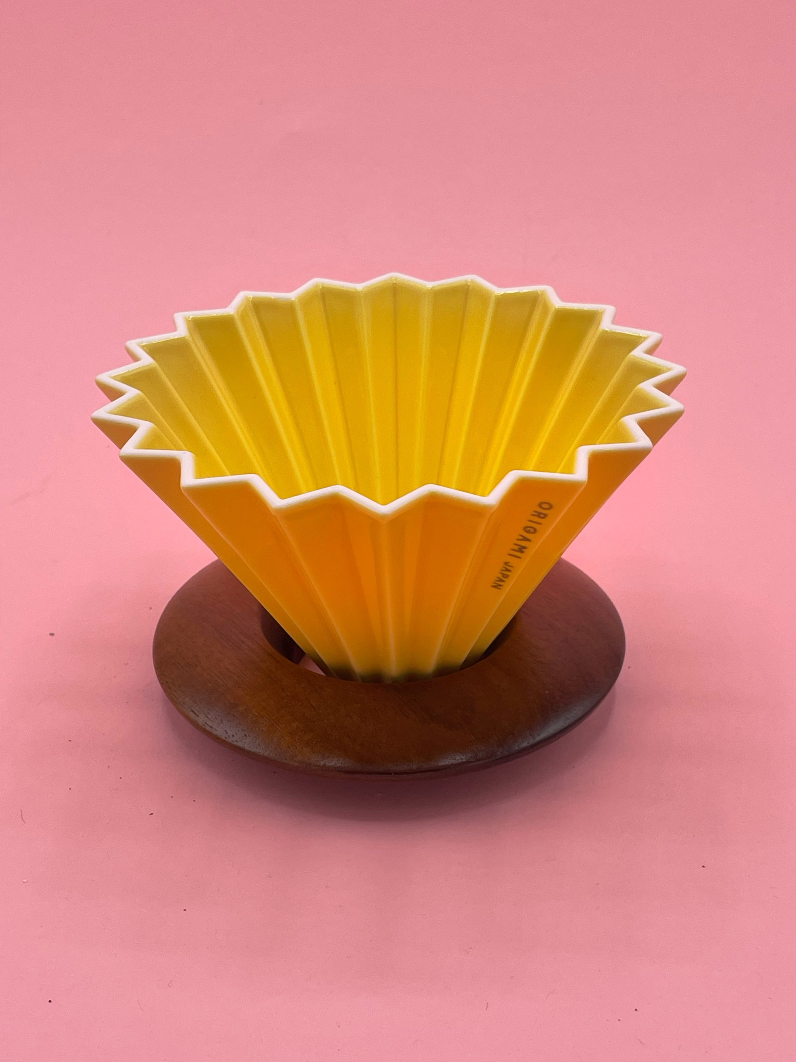 medium yellow dripper with base
