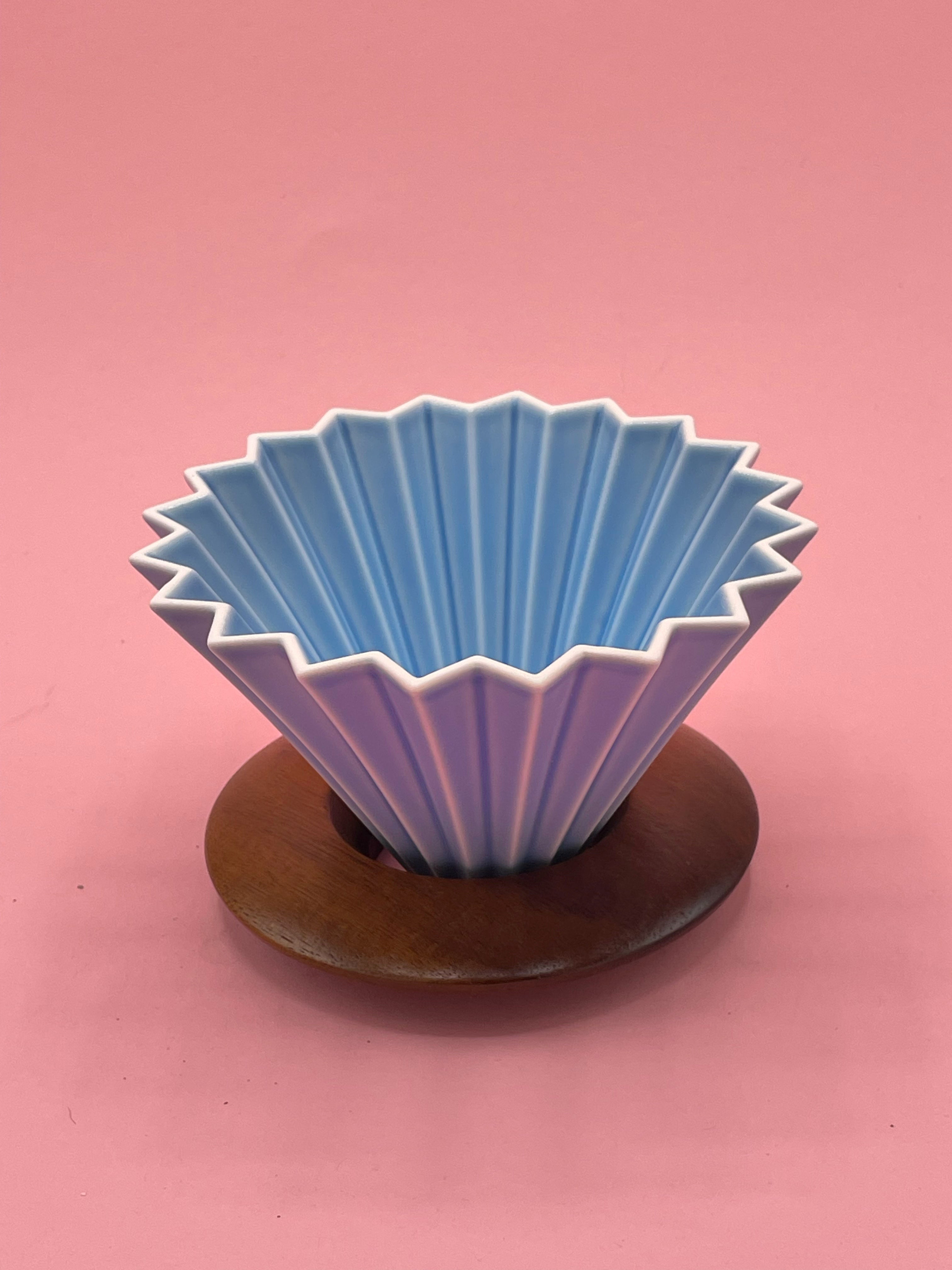 medium blue dripper with base